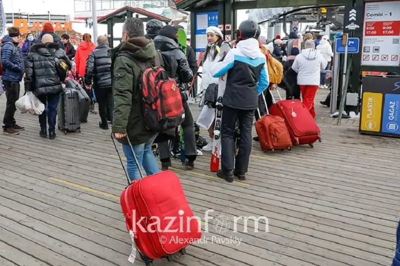 2023 jyly Almaty bıýdjetine sheteldik týrısterden 2 mlrd teńgeden asa jarna túsedi