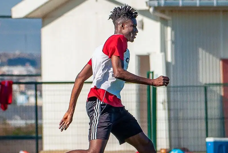 Буркино-Фасо терма жамоаси футболчиси «Қайсар» жамоасида синовдан ўтмоқда