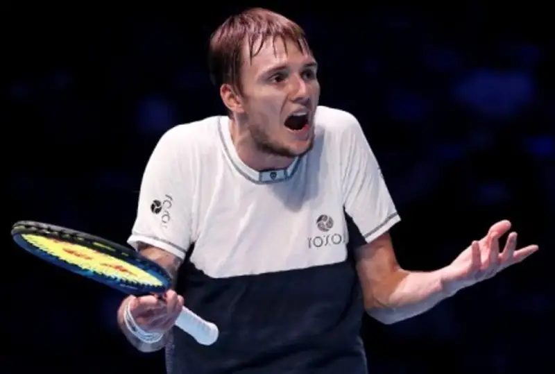 Александр Бублик проиграл на старте турнира в Женеве