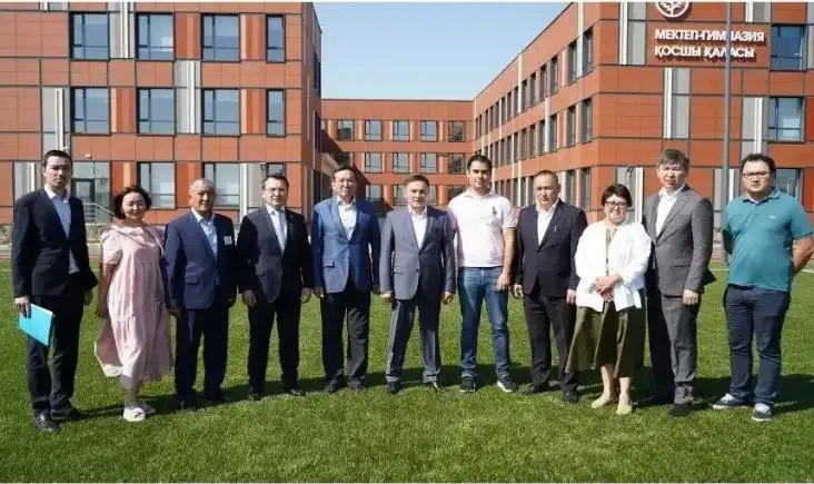 ەرمەك مارجىقپايەۆ قوسشى قالاسى مەن سەلينوگراد اۋدانىنداعى مەكتەپتەردىڭ وقۋ جىلىنا دايىندىعىن تەكسەردى