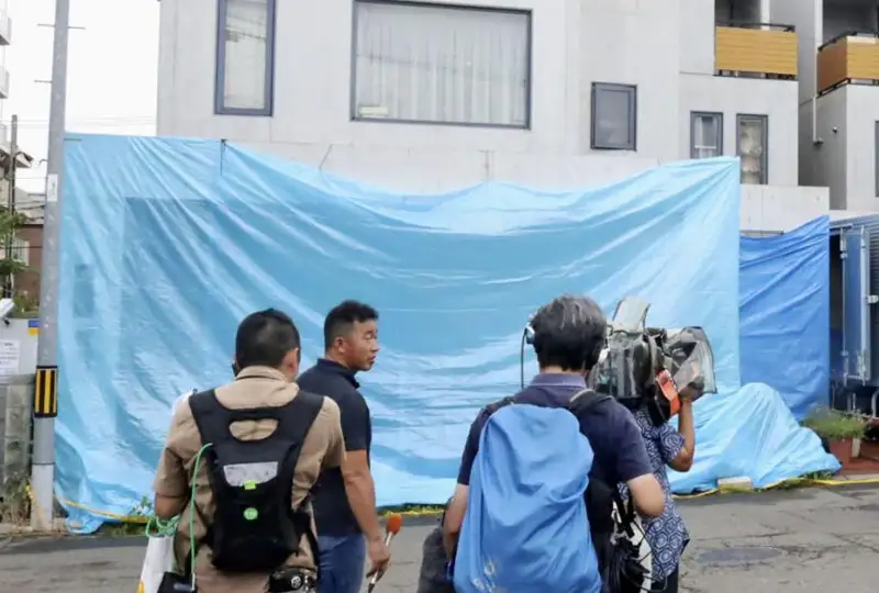 جاپونيادا دارىگەردىڭ ۇيىنەن ەر ادامنىڭ باسى تابىلدى