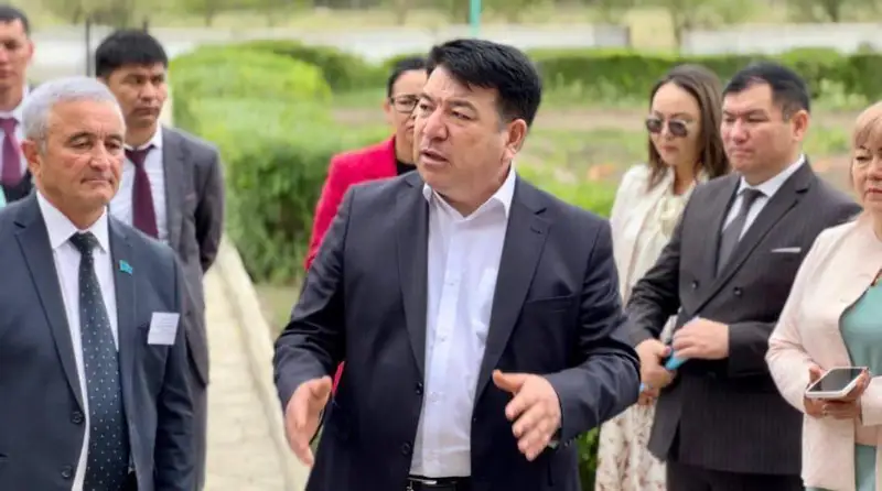 ءبىلىم بەرۋ وزگەرىستەرىنىڭ 1000 كوشباسشىسى كادرلىق رەزەرۆى جاساقتالادى - مينيستر