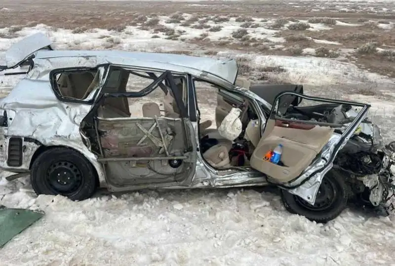 Atyraý oblysynda jol apatynan 4 adam mert bolyp, 3 jolaýshy aýrýhanaǵa jetkizildi