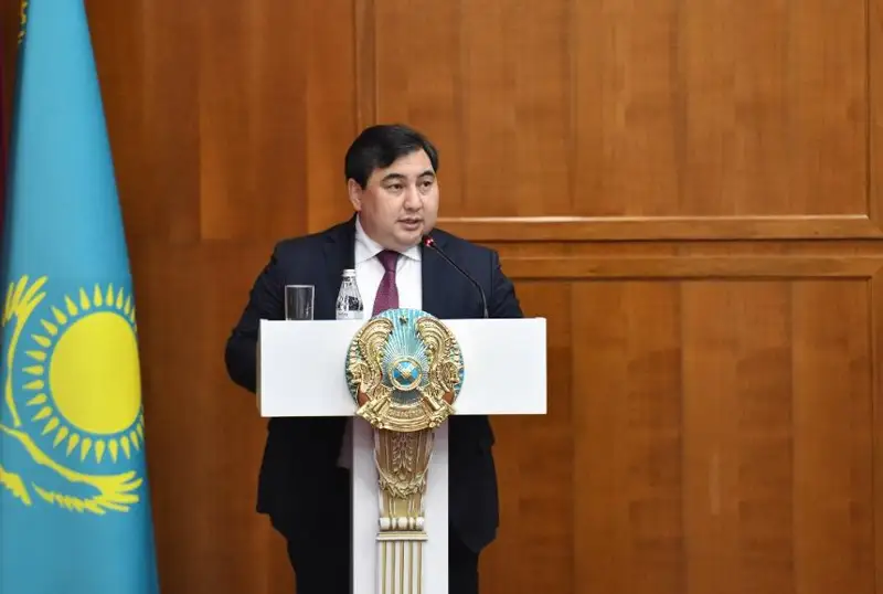 Reformalar ońtaıly júzege asyrylýy úshin memlekettik apparatqa halyq senimi artýy qajet - Jazyqbaev