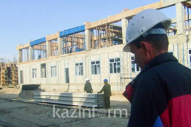 В Атырауской области в 2023 году продолжится строительство социальных объектов