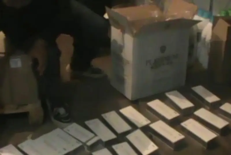 BQO-da zańsyz temeki men alkogol ónimderin satpaq bolǵan 4 adam ustaldy