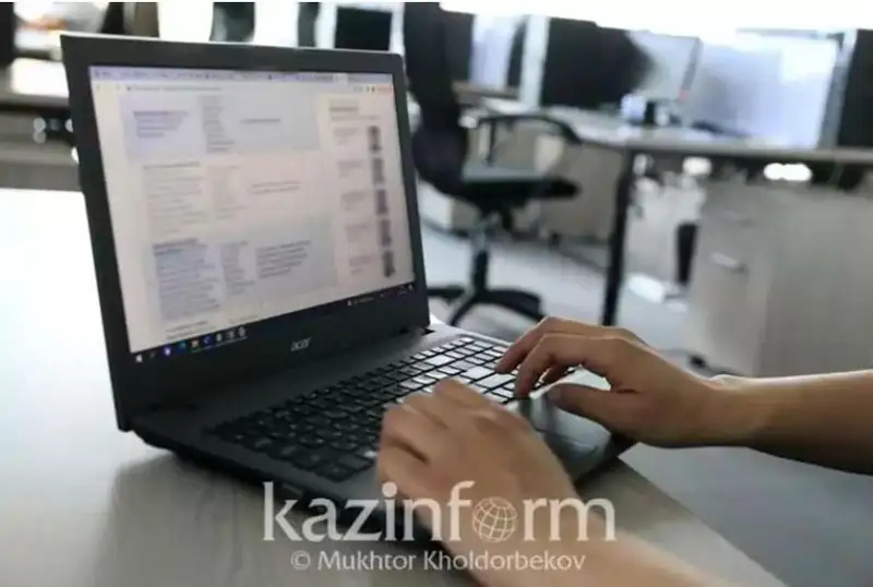 67% казахстанских выпускников вузов устроились на работу