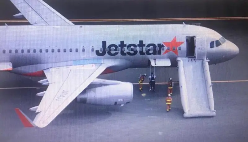 Самолет совершил аварийную посадку в Японии из-за угрозы взрыва