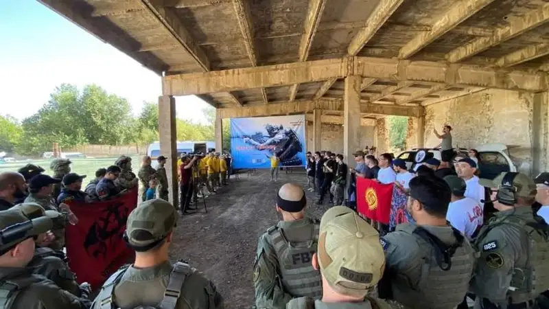 Túrkistan oblysynda alǵash ret straıkboldan halyqaralyq ashyq chempıonat ótip jatyr