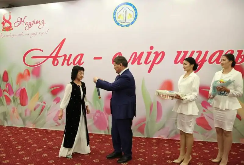 «Ana – ómir shýaǵy» áıel-analarmen kezdesý ótti