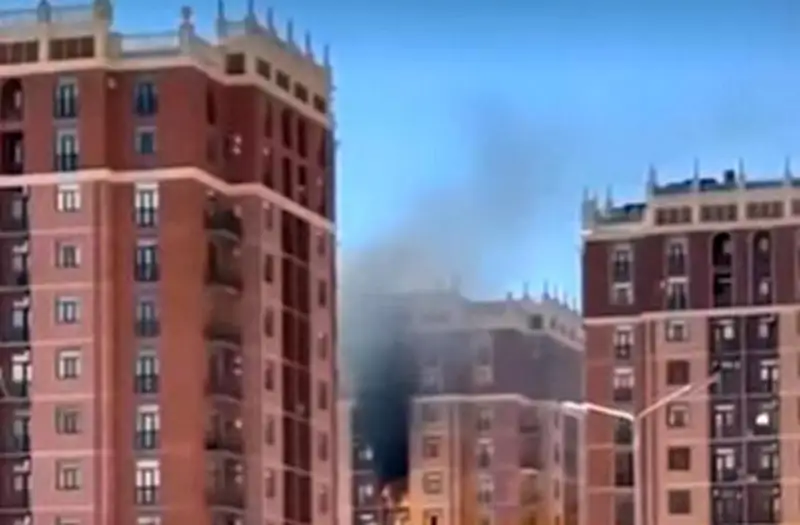 50 человек эвакуировали при пожаре в жилом комплексе в Актау