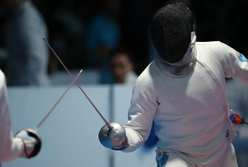 Қозоғистон қиличбозлик жамоаси Осиё чемпионатининг кумуш медалини қўлга киритди