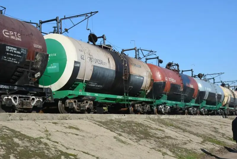 Казахстан передал 5 тысяч тонн мазута Таджикистану в качестве гуманитарной  помощи