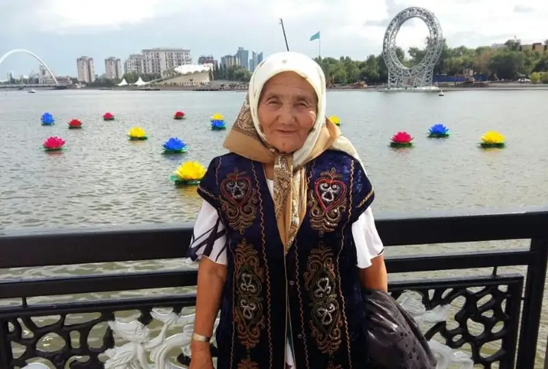 Как Камалбек аже выполняла шпагат – рассказ внука