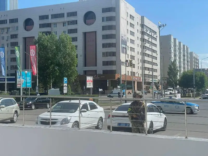 مارات احمەتجانوۆ بانك قىزمەتكەرلەرىن كەپىلگە العان كۇدىكتىنىڭ قانداي تالاپ قويعانىن ايتتى