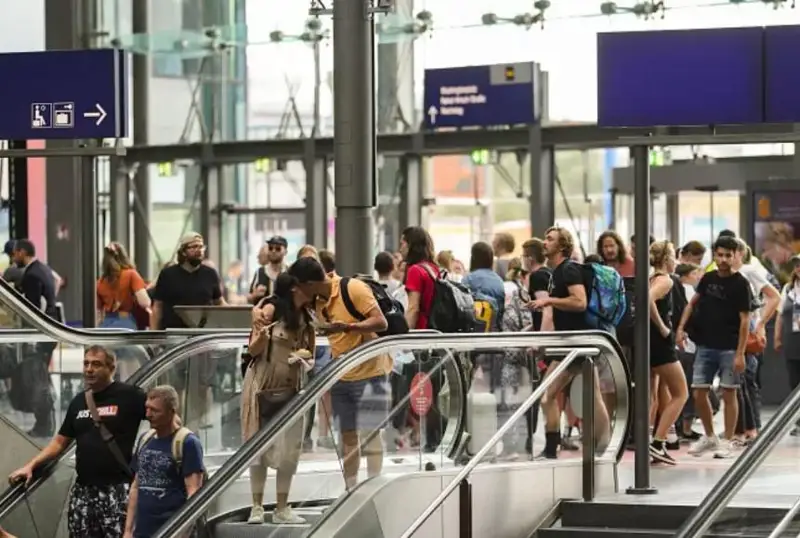 Единый билет на все виды транспорта за 49 евро поступил в продажу в Германии