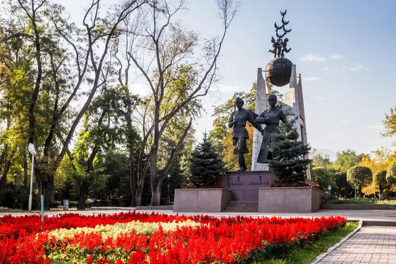 Алматыда Әлия мен Мәншүк алаңы абаттандырылады