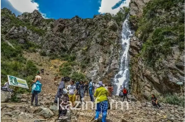 قازاقستاندا ءتۋريزمنىڭ دامۋىنا زاڭنىڭ تۇراقسىزدىعى كەدەرگى كەلتىرۋدە - قاناتبەك سافينوۆ