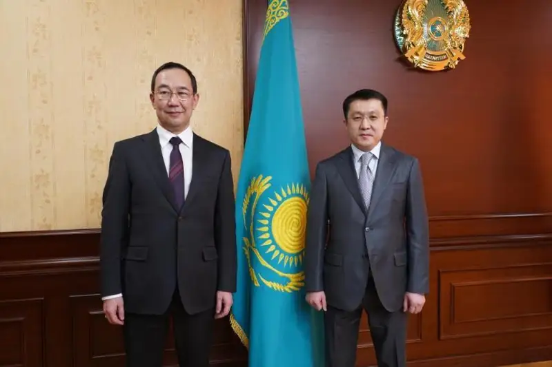 工基发展部长会见萨哈共和国首脑