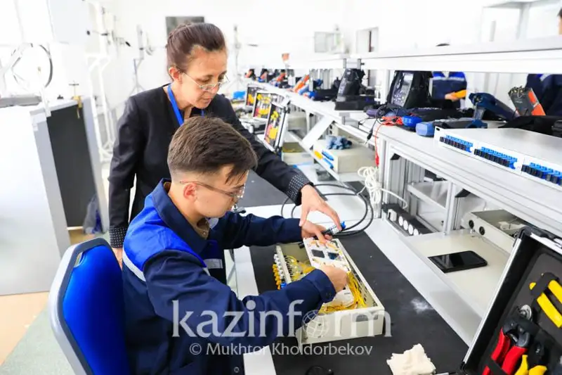 Elimizde jumyspen qamtylǵandardyń 17 paıyzynda kásiptik bilim joq