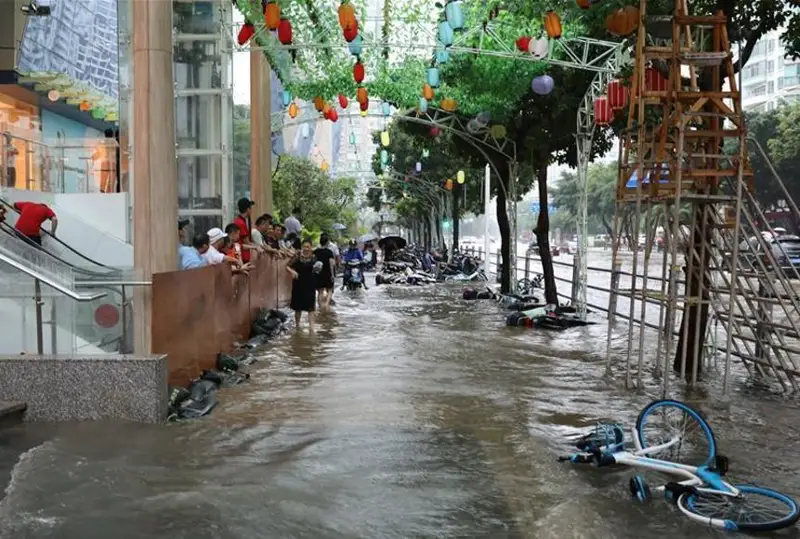 Хайнанда кучли ёғингарчилик туфайли хавфнинг энг юқори даражаси эълон қилинди