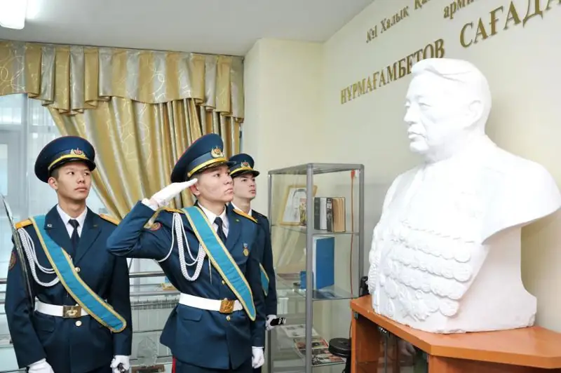 Qazaqstan áskeriniń tárbıe qurylymdaryna 30 jyl toldy