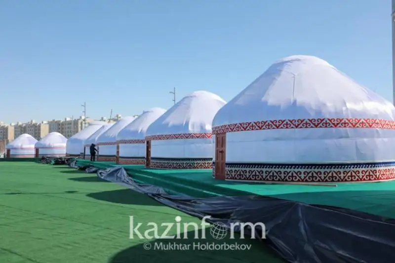 اتىراۋدا قۇربان ايتتا 14 كيىز ءۇي تىگىلىپ، 10 مىڭ بالاعا سىيلىق بەرىلەدى