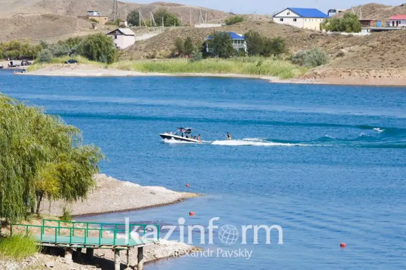 За сутки на водоемах области Абай спасены три человека