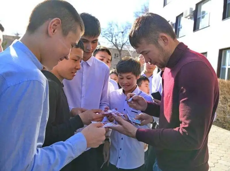 Shavkat Rahmonov Pavlodar oblysynyń qurmetti qonaǵy boldy