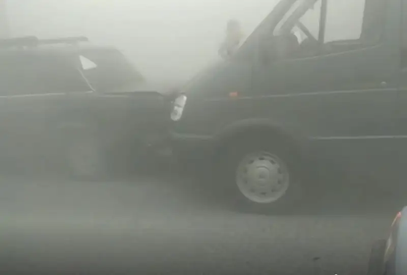 Лесные пожары в России привели к столкновениям авто на трассах