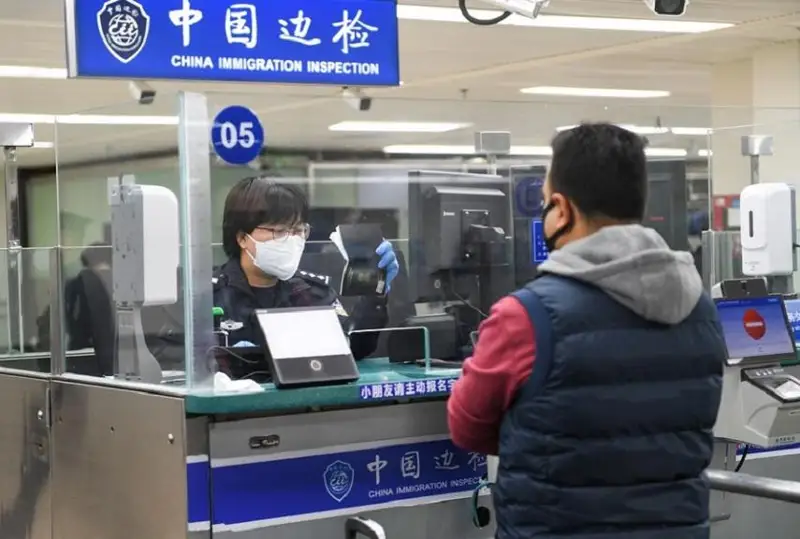 Китай разрешит иностранным туристам въезжать в страну группами