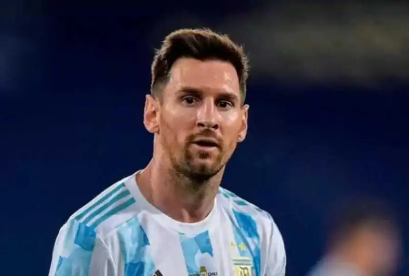 الەمدەگى جىلدىڭ ەڭ ۇزدىك فۋتبولشىسى بەلگىلى بولدى