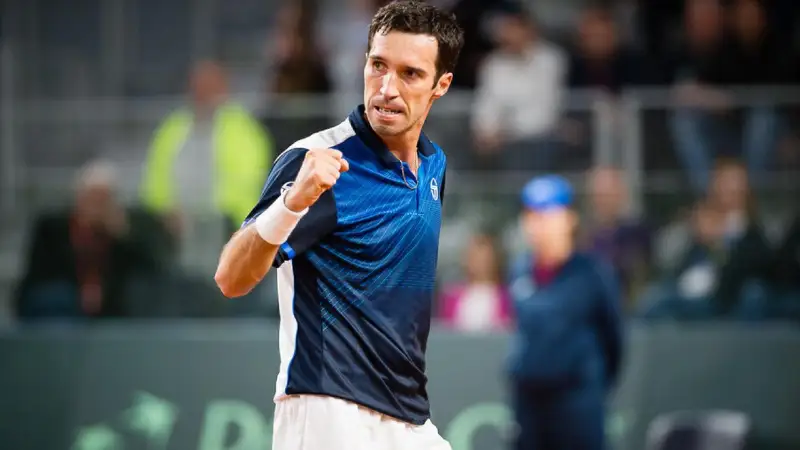 Михаил Кукушкин АҚШдаги турнирнинг чорак финалига чиқди