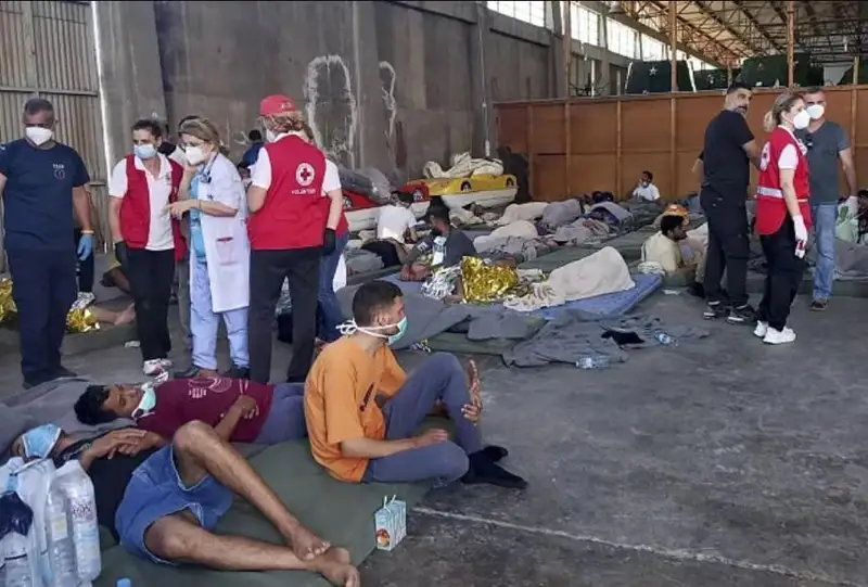 Грециядаги кема ҳалокатида ҳалок бўлганлар сони 80 нафарга етди