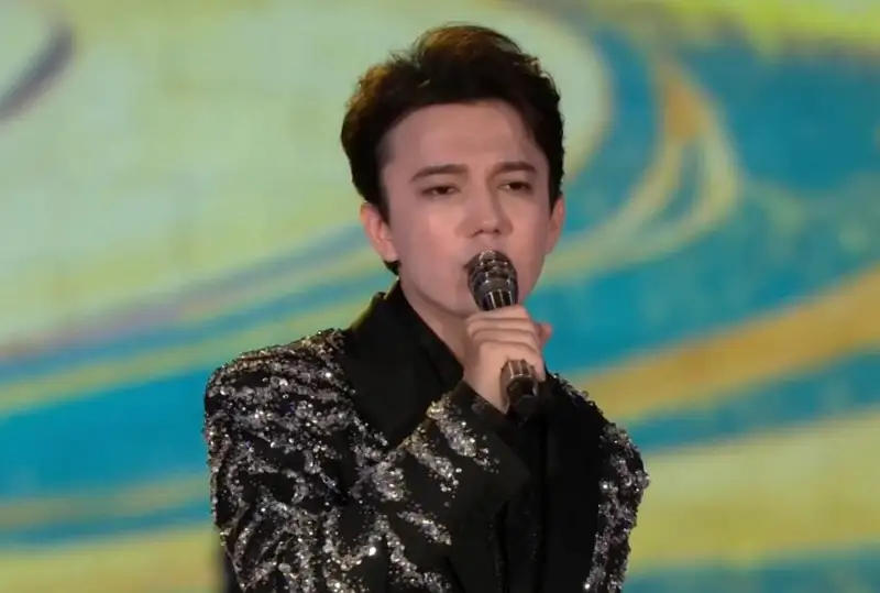 ديماش قۇدايبەرگەن جاڭا ستيلدەگى انىمەن جانكۇيەرلەرىن تاڭعالدىردى