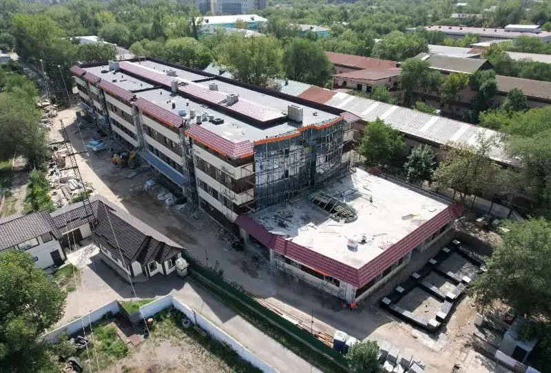 Подрядчика наказали из-за затянувшегося строительства корпуса детской больницы в Алматы