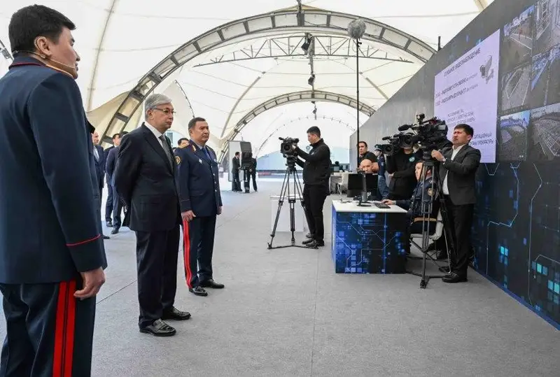 پرەزيدەنت «قىلمىستىق اتقارۋ جۇيەسىندەگى ۇزدىكسىز بەينەباقىلاۋ» جوباسىمەن تانىستى