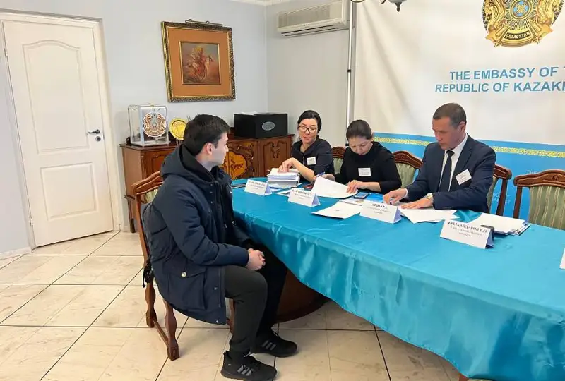 Ряд избирательных участков открылся в городах Европы