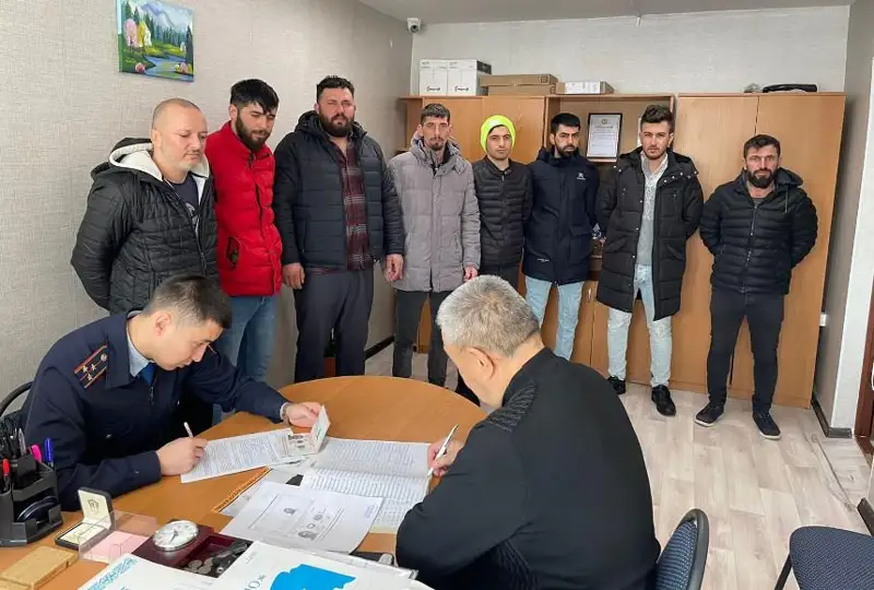 باتىس قازاقستاندا زاڭسىز «قوناققا كەلگەن» 8 تۇركيالىق ازامات ۇستالدى