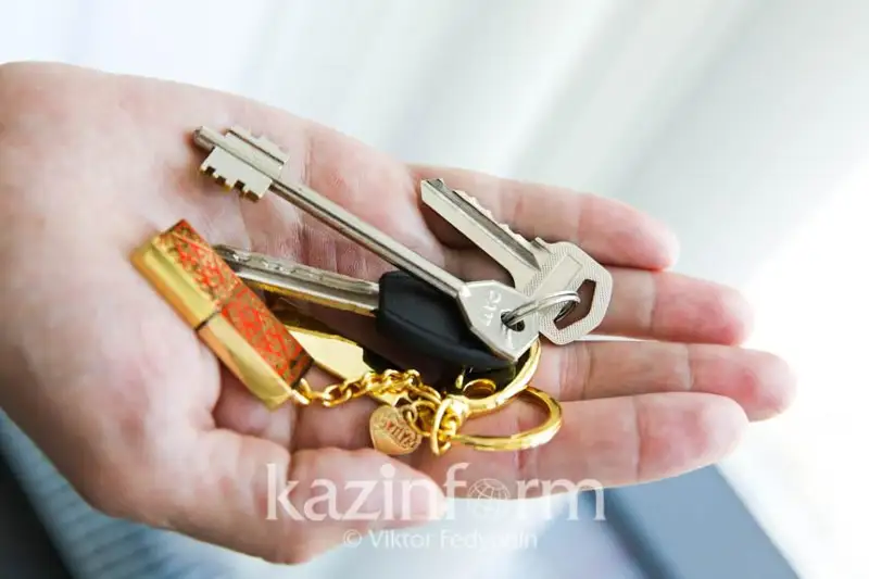 قاي وڭىردە تۇرعىن ۇيگە مۇقتاج رەتىندە كەزەككە تۇرعان ازاماتتار كوپ