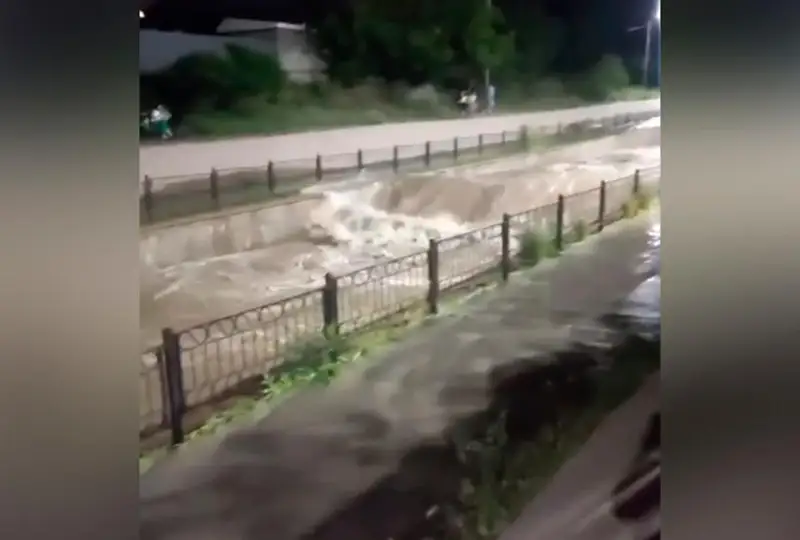 Úlken Almaty ózeninde sý deńgeıi kóterildi