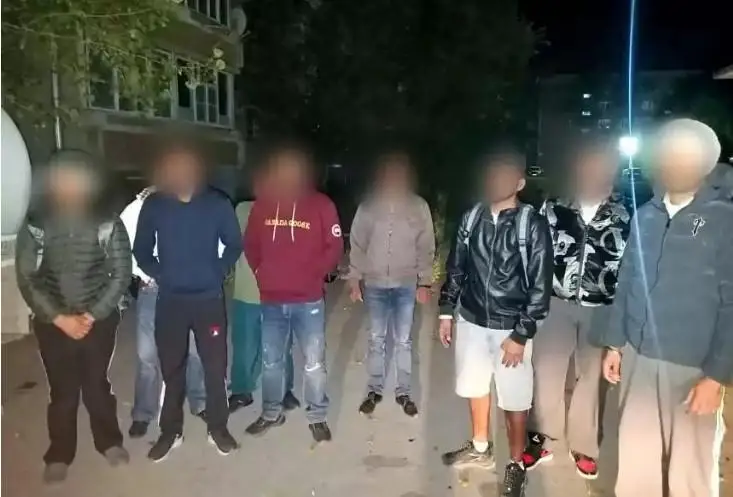 باتىس قازاقستان پوليتسياسى ءۇندىستاننىڭ 12 ازاماتىن ۇستادى