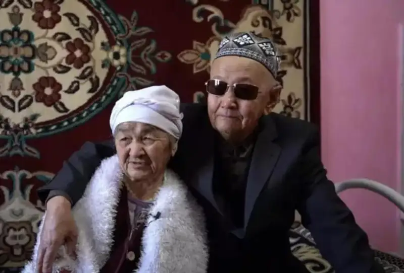 تۇركىستان وبلىسىندا جاسى 80 نەن اسقان قاريا شاڭىراق كوتەردى