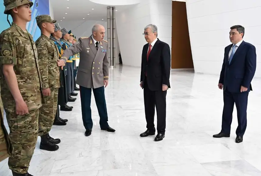 Эмма Мэй эротикалық фотосуреті