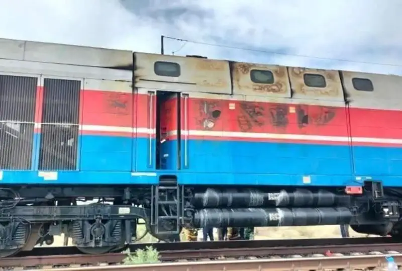 Qyzylorda oblysynda júk poıyzynan órt shyqty