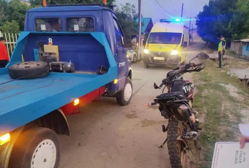 Jetisý oblysynda mototsıkl qaqqan 11 jasar qyz bala mert boldy