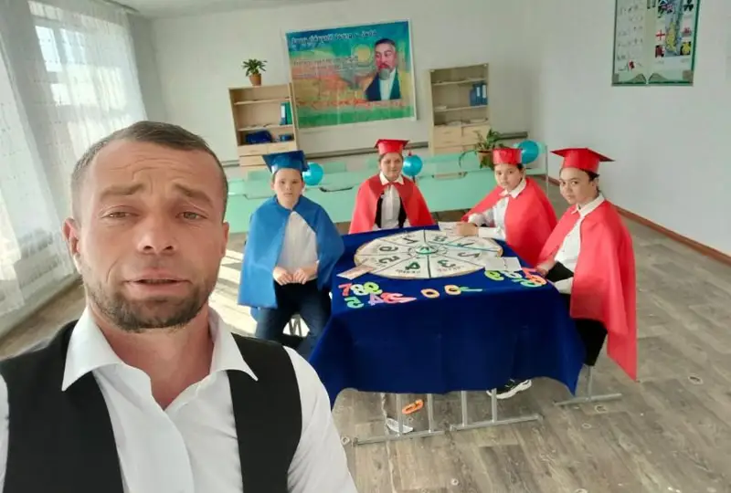 Борис Щетинко из Аркалыка свободно владеет казахским и обучает детей начальной военной подготовке