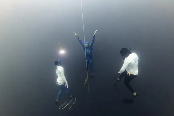 فرانسيالىق مۇحيتقا سۇڭگۋدەن جاڭا رەكورد ورناتتى