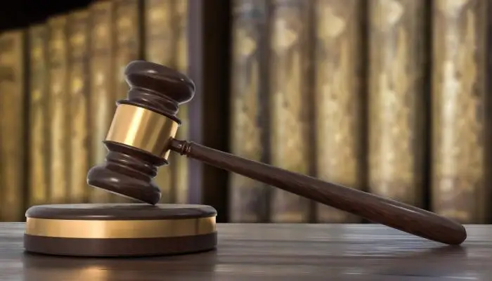 Суд выдворил россиянина из РК за двойное гражданство
