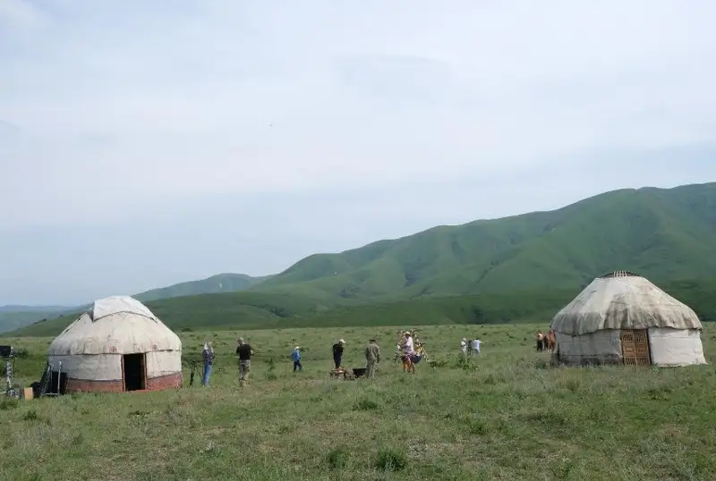 جاستىق شاقتىڭ قاتەلىگى اتتى پوەتيكالىق دەرەكتى فيلم ءتۇسىرىلىپ جاتىر